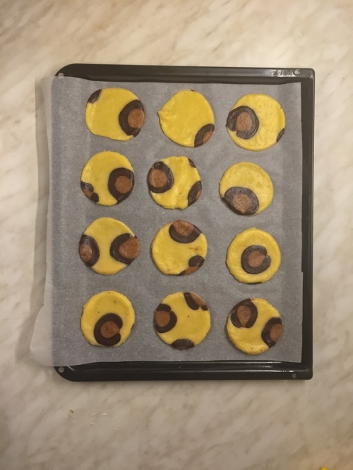 leopard print cookies baking